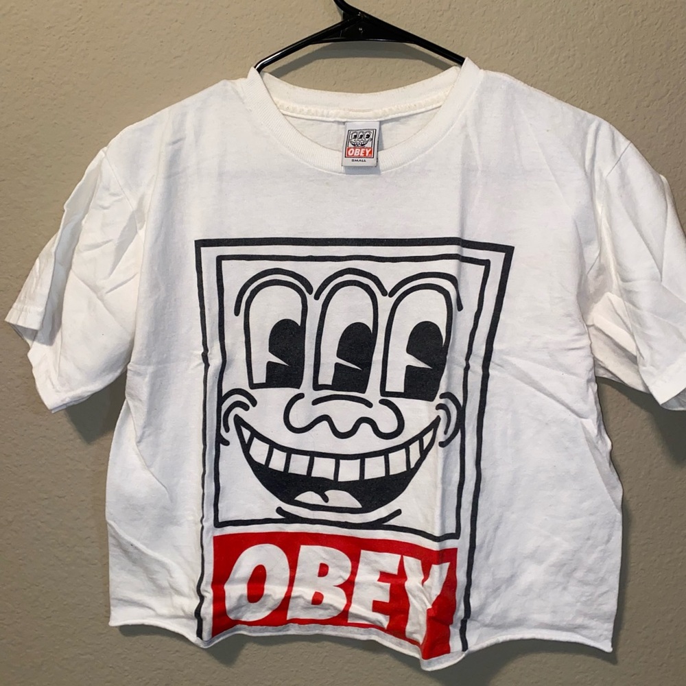 Obey t shirt ( cropped )